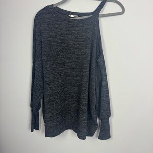 SEVEN FORTY TWO | Gray Asymmetrical Cold Shoulder Sweater Women’s Size Medium